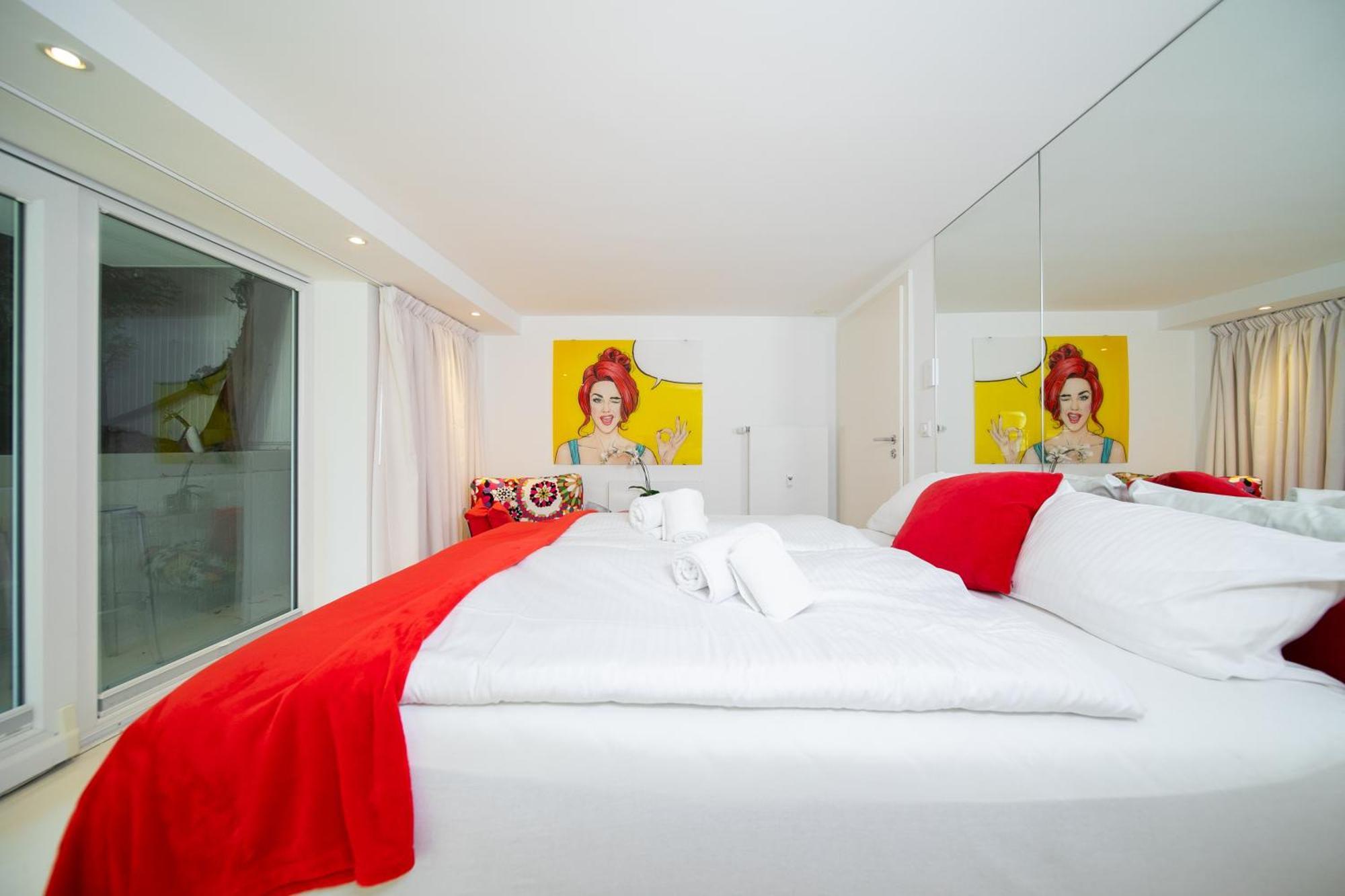 Loft4You - Hideaway - By Favorite Stays นอยส์ ภายนอก รูปภาพ