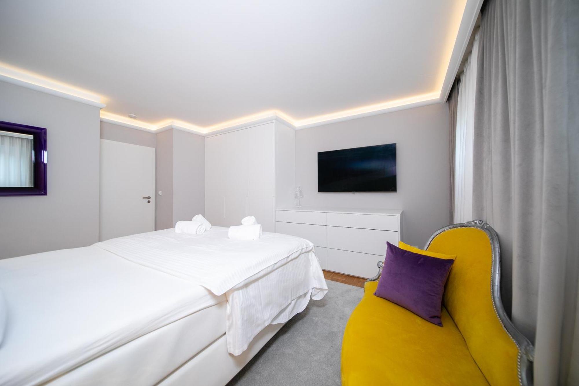 Loft4You - Hideaway - By Favorite Stays นอยส์ ภายนอก รูปภาพ