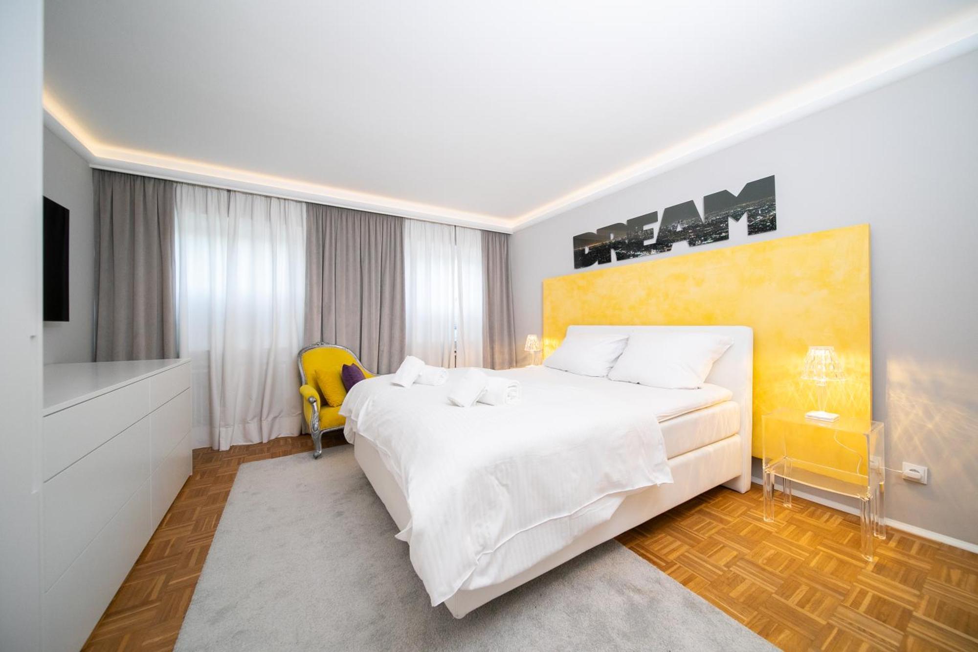 Loft4You - Hideaway - By Favorite Stays นอยส์ ภายนอก รูปภาพ