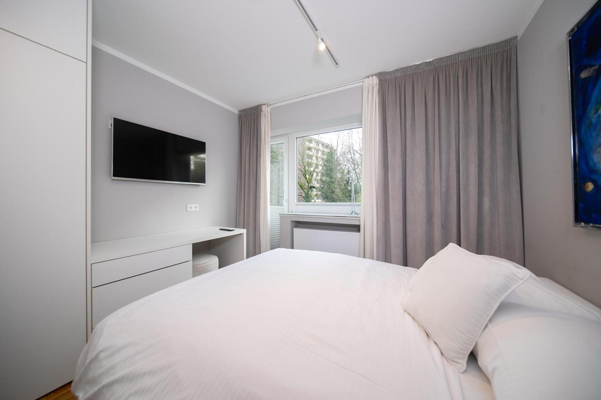 Loft4You - Hideaway - By Favorite Stays นอยส์ ภายนอก รูปภาพ